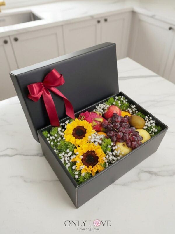 LB23 Fruits & Flower Gift Box