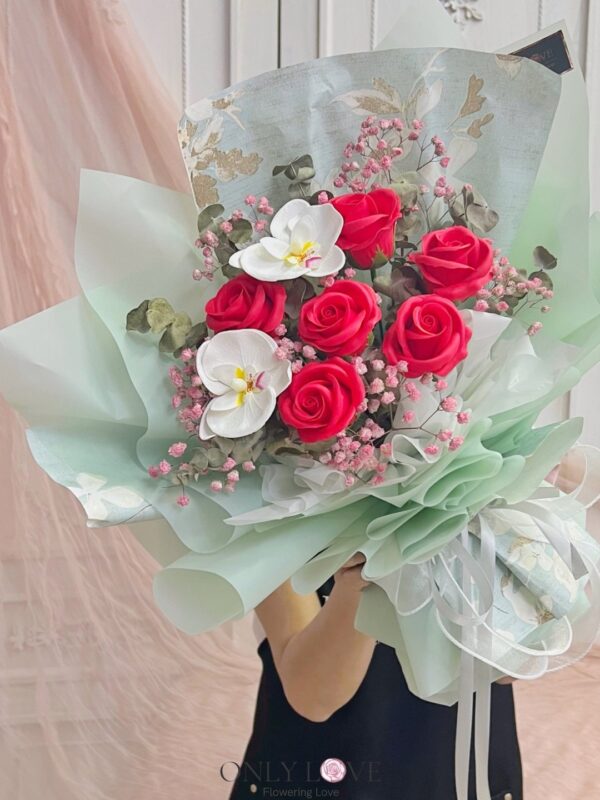 SF46 Classic Elegance Soap Rose Bouquet (Artificial) – Florist Bandar Kinrara