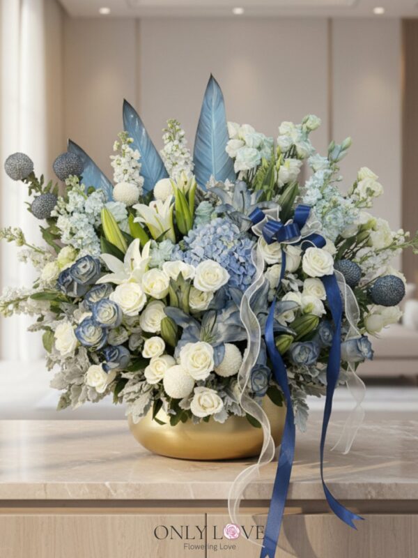 B01 Luxury Flower Arrangement in Vase
