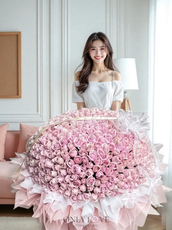 L185 688/888/999 Stalks Rose Bouquet (with Roller) – Florist Bandar Tun Razak