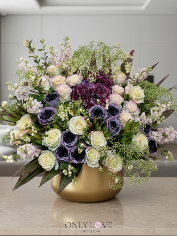 B36 Ecuador Roses in Vase – Florist Kota Damansara