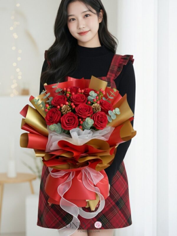 CM033 Christmas Rose Bouquet – Florist Damansara Perdana