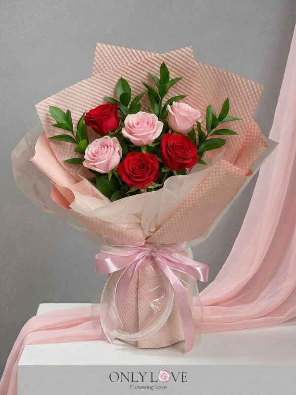 VT001 Enchanted Blush Roses Bouquet (M) – Florist Pandan Indah