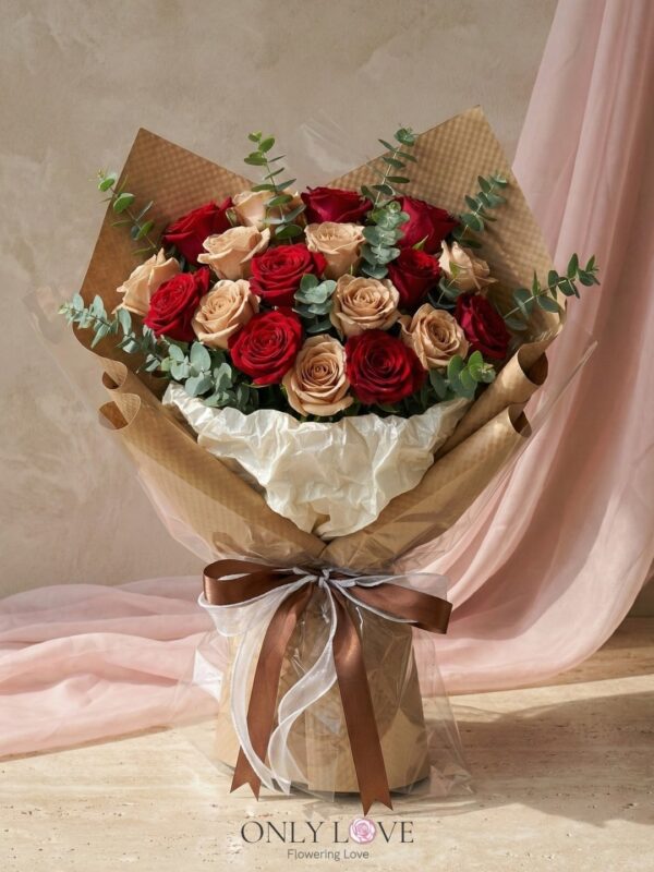 VT051 Enchanted Blush Roses Bouquet (M-L) – Florist Bukit Jalil