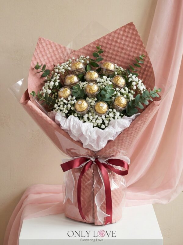 E08 Enchanted Blush Ferrero Rocher Bouquet (M)