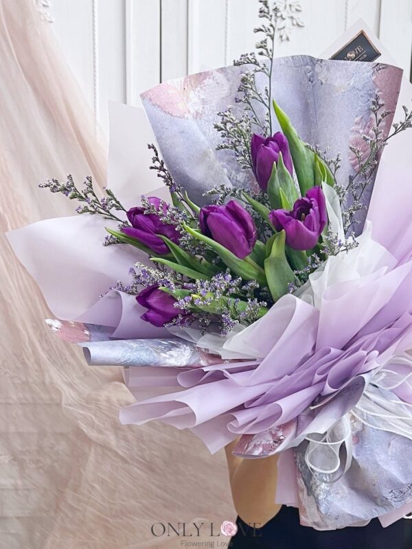 THB10 Classic Elegance Tulip Bouquet – Florist Segambut