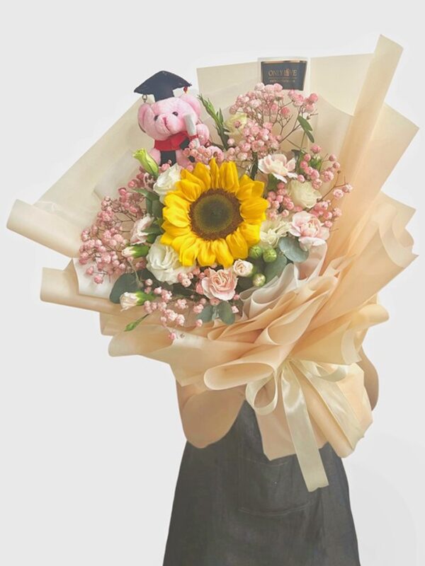 GB10 Graduation Flowers Bouquet – Florist KLCC