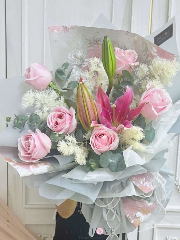 L35 Classic Elegance Rose Lilies Bouquet – Florist Ampang