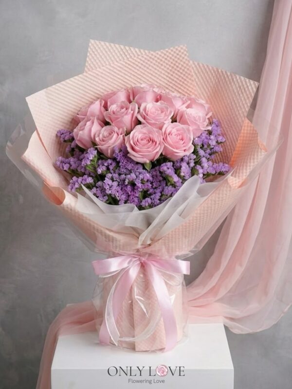 L57 Enchanted Blush Roses Bouquet (M)
