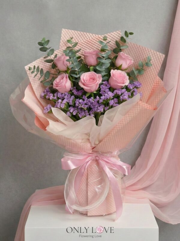 L61 Enchanted Blush Roses Bouquet (M)