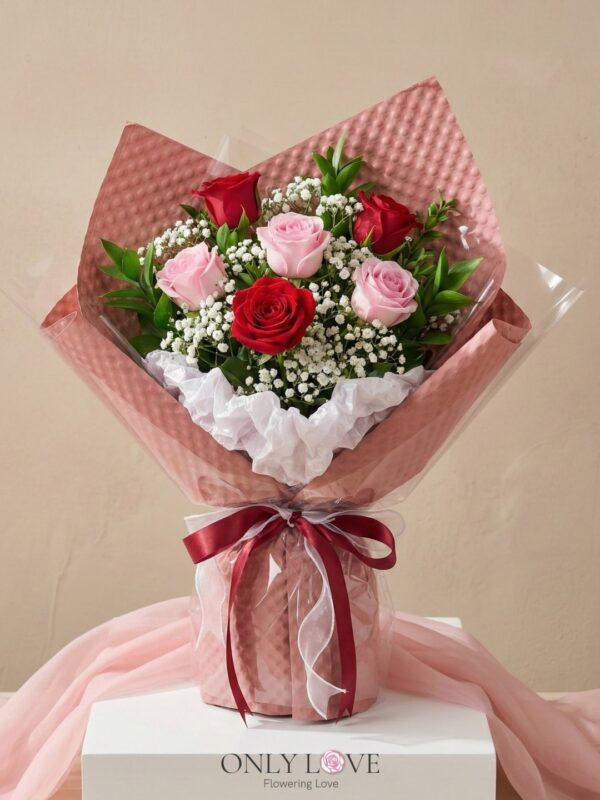 L75 Enchanted Blush Roses Bouquet (M)