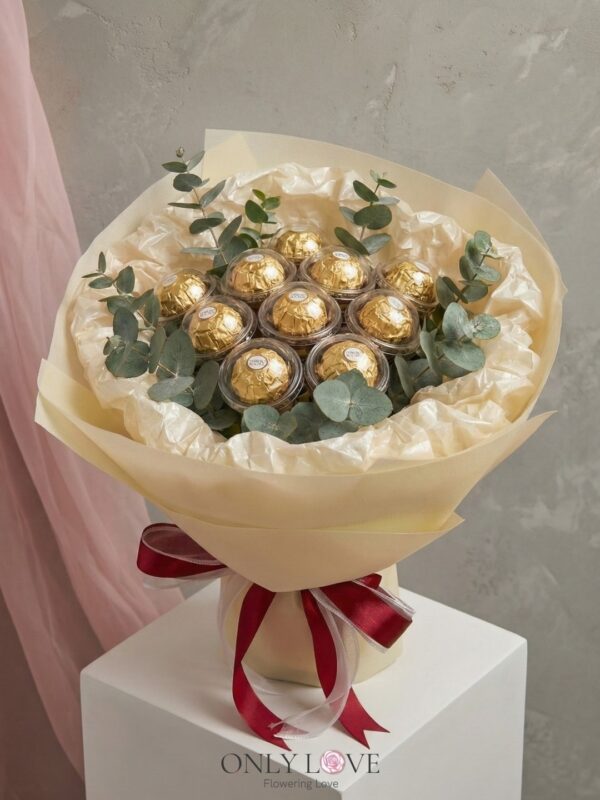 E26  Enchanted Blush Ferrero Rocher Bouquet (M)