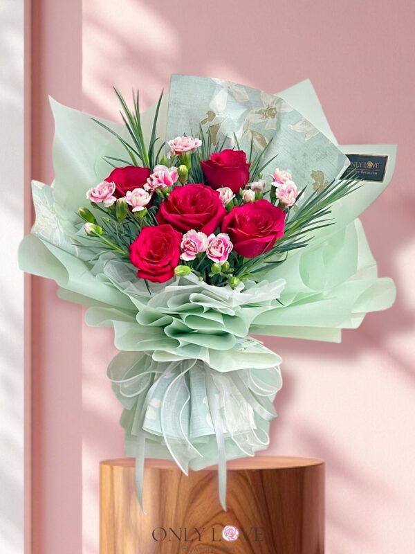 MD050 Classic Elegance Rose Carnation Bouquet – Florist Jalan Imbi