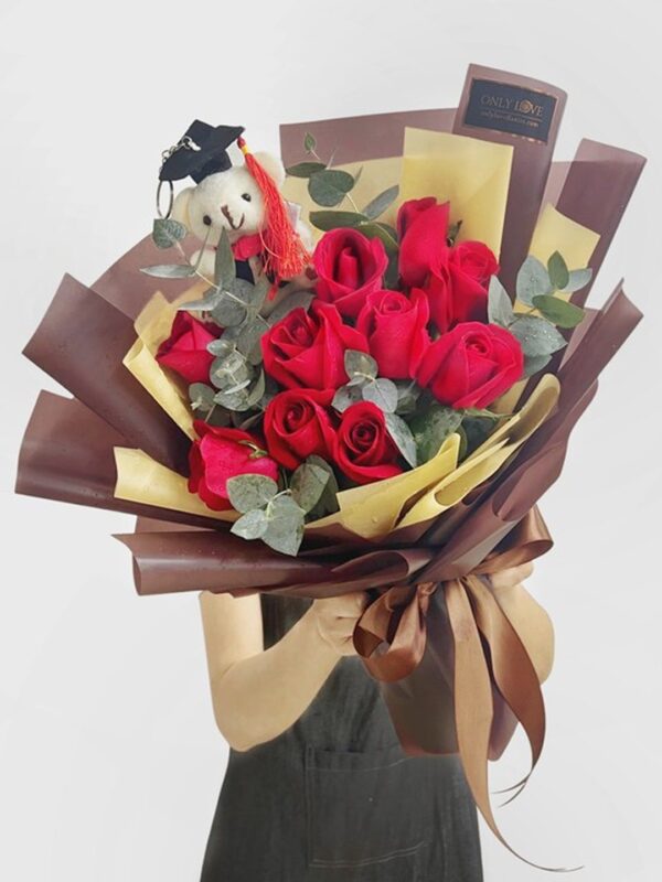 GB22 Graduation Bouquet – Florist Titiwangsa