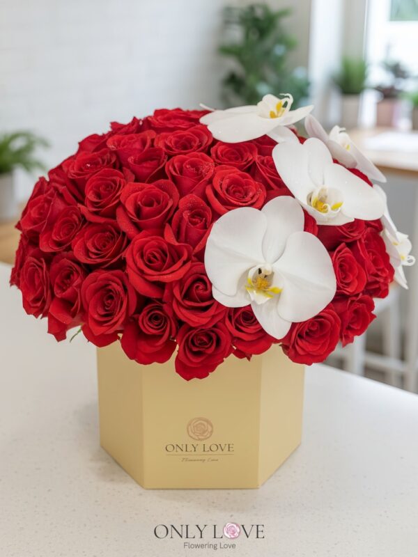 BB035 99 or 200 Roses Flower Bloom Box – Florist Setia Alam