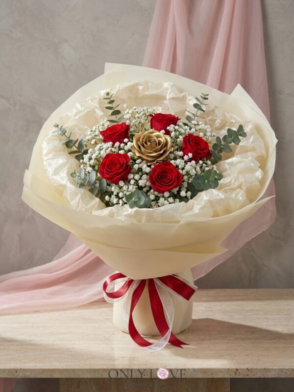 L148 Enchanted Blush Roses Bouquet (M)