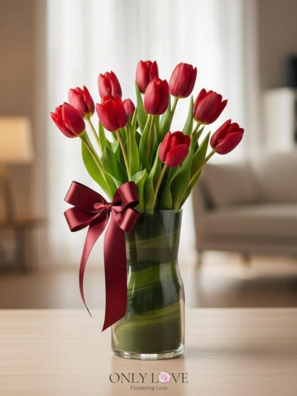 V12 Tulip in Vase – Florist Sri Petaling